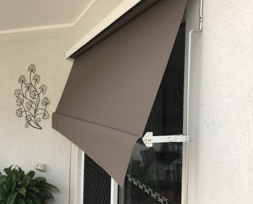 Modern auto lock arm awning | Featured image for Auto Lock Arm Awnings Landing Page for U Blinds Australia.