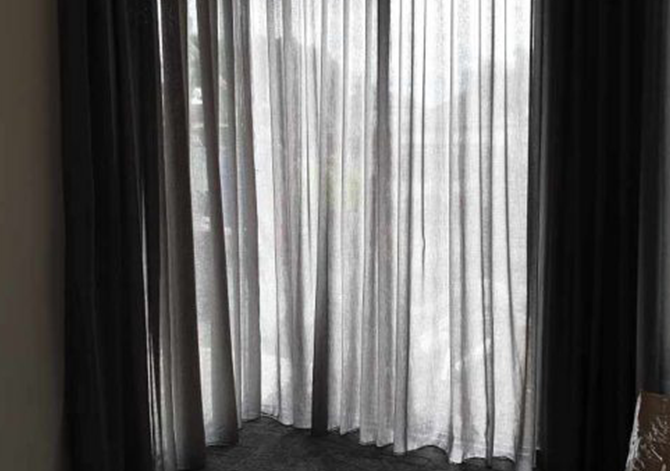 curtains2-670x471