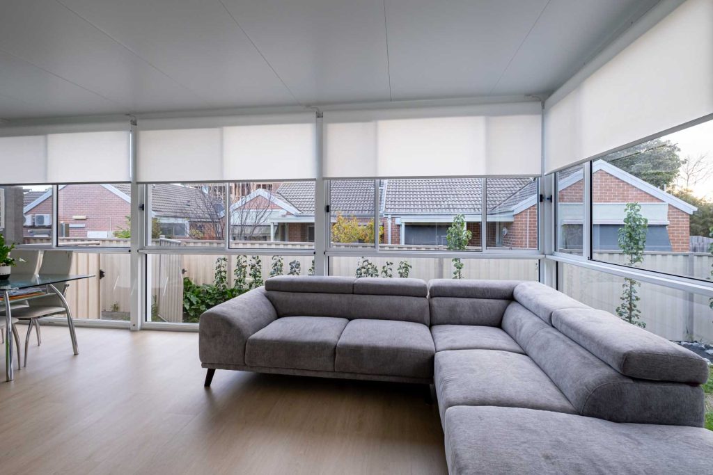 Beautiful living room with electric blinds | Featured image for Electric Blinds blog from U Blinds Australia.